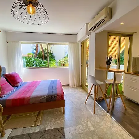 Studio - Parking - Balcon Sud - Proche Des Plages *