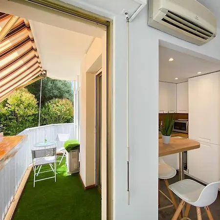 Studio - Parking - Balcon Sud - Proche Des Plages Antibes